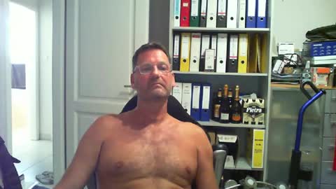 macfly67 online show from July 12, 2:42 pm