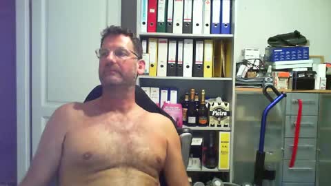 macfly67 online show from July 30, 9:37 pm