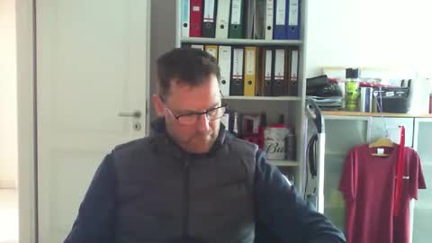 Snapshot of macfly67 chatting on February 17, 12:49 pm macfly67 online show from February 17, 12:49 pm