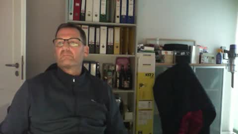 Snapshot of macfly67 chatting on October 5, 4:14 pm macfly67 online show from October 5, 4:14 pm