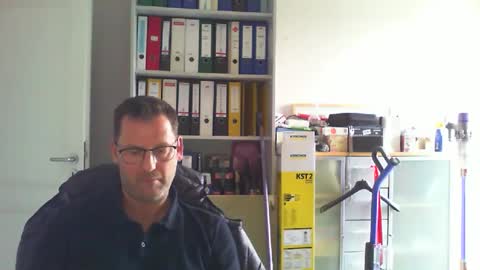 Snapshot of macfly67 chatting on October 17, 1:37 pm macfly67 online show from October 17, 1:37 pm