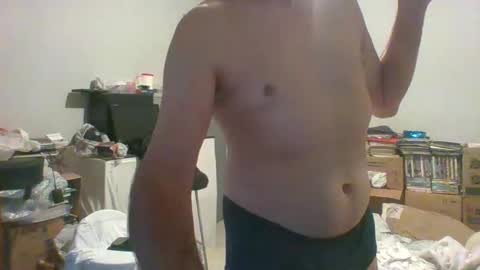 Snapshot of machoalex chatting on October 17, 7:01 am MACHOLIVRE online show from October 17, 7:01 am