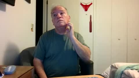 mackdocc001 online show from April 6, 11:22 am