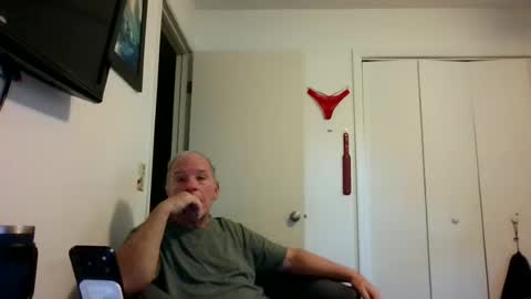 mackdocc001 online show from June 13, 12:59 pm