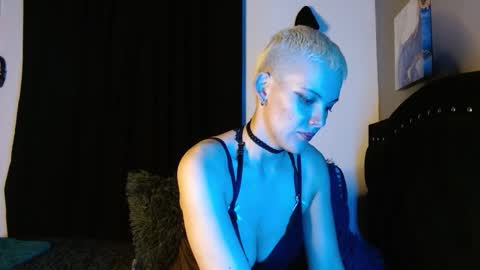 Noah Askew online show from December 21, 5:25 am