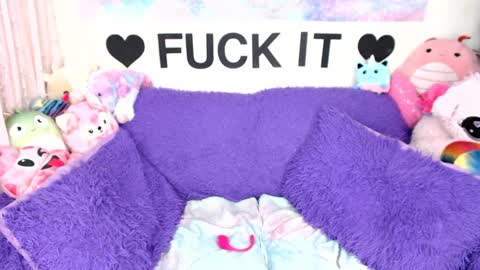 Mackenzie Wolfe online show from April 10, 6:30 am