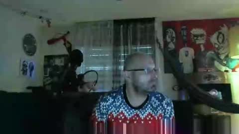 Manuel online show from December 15, 12:28 pm