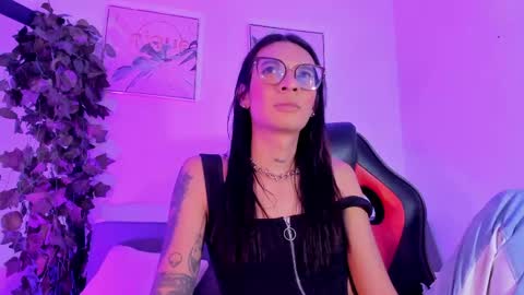 Maddie Ray online show from June 6, 11:38 am
