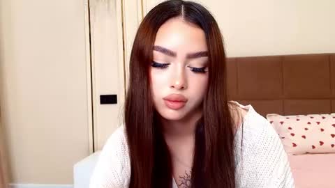 Madelaine online show from June 13, 7:35 pm