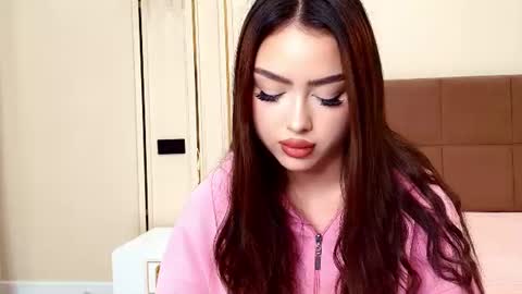 Madelaine online show from June 11, 6:17 pm