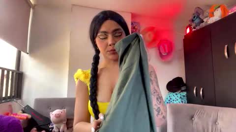 Maddie online show from April 4, 6:48 pm