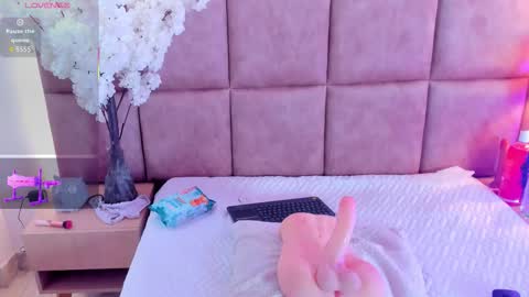 Snapshot of maddisonf chatting on October 18, 3:49 pm maddisonf online show from October 18, 3:49 pm