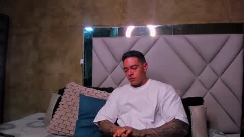 Snapshot of maddox_santana chatting on October 29, 10:32 pm Maddox Santana online show from October 29, 10:32 pm