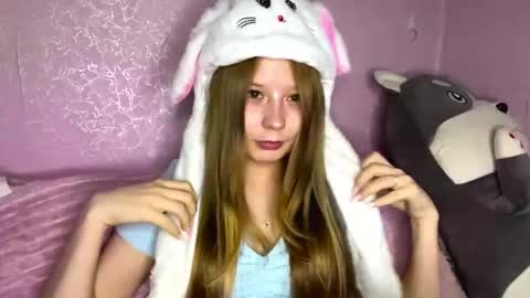 Olivia online show from May 1, 4:45 pm