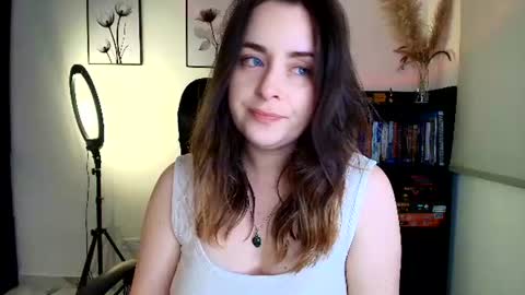 madelamee online show from July 22, 12:02 am