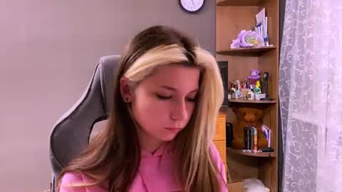 Alice online show from July 23, 7:22 pm