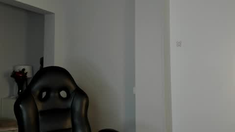 Madie  online show from April 1, 12:06 pm