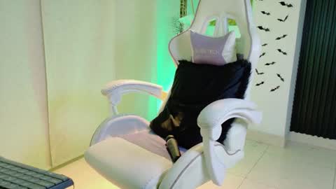 madison_jacksonn online show from August 4, 8:16 pm