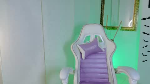 madison_jacksonn online show from July 16, 8:01 pm