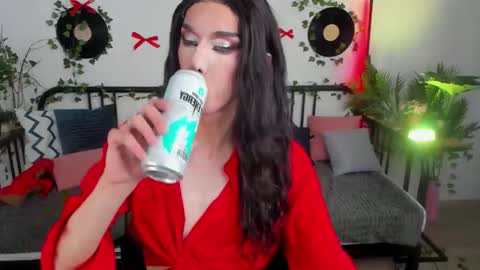 madisonesprit online show from February 27, 10:41 am