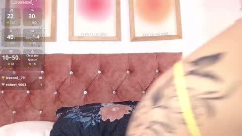    online show from November 6, 7:39 pm