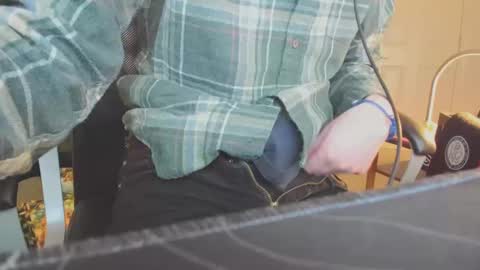 madmonkeyman10 online show from March 11, 2:42 am