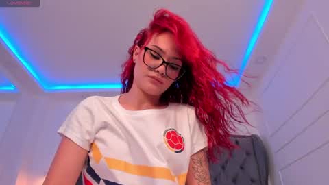 Mae Lyra online show from July 7, 5:28 pm