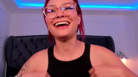 Mae Lyra online show from July 28, 5:13 pm