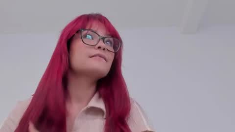 Mae Lyra online show from July 11, 5:49 pm