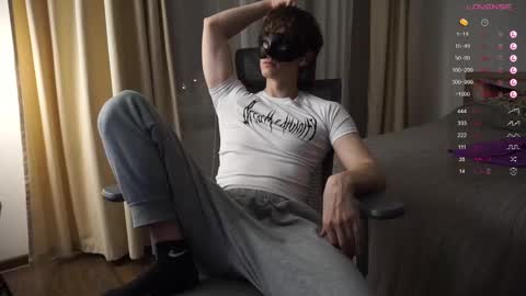 Snapshot of maestro3369 chatting on February 27, 10:09 pm Mike XMaestro 3369 online show from February 27, 10:09 pm