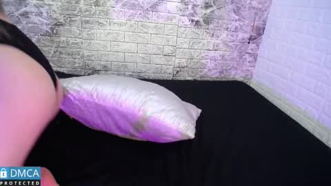 maevekuro online show from September 19, 4:16 am