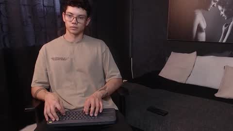 Damian Rivers online show from December 18, 8:59 pm