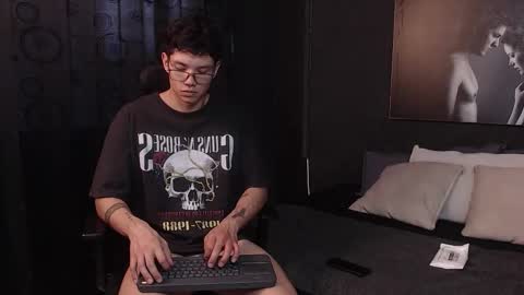 Damian Rivers online show from December 4, 10:09 pm