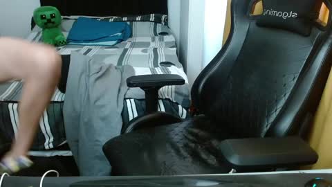 Jade online show from April 22, 4:14 pm