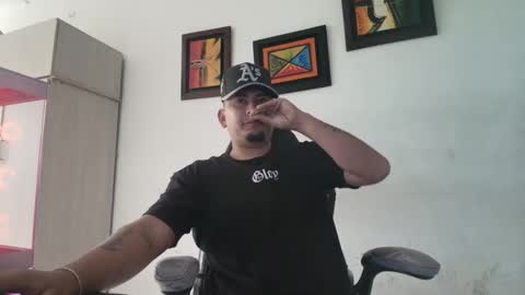 magic_milk23 online show from November 26, 2:47 pm