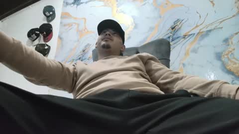 magic_milk23 online show from April 7, 6:37 am