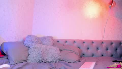 Vera  online show from November 1, 3:00 pm