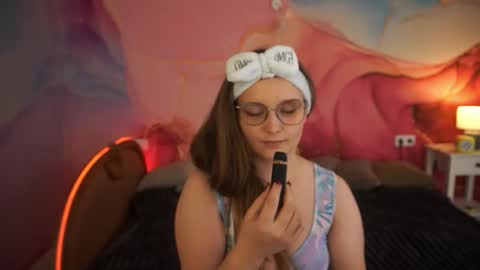 Emily online show from October 16, 1:55 pm