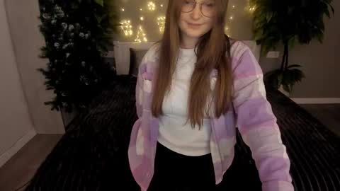 Emily online show from December 17, 2:24 pm