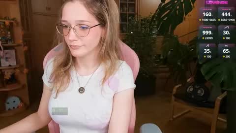 Snapshot of magicstylex chatting on October 21, 8:56 pm Nicole online show from October 21, 8:56 pm