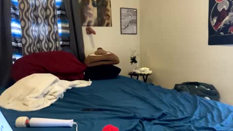 Maggie online show from January 14, 4:29 pm