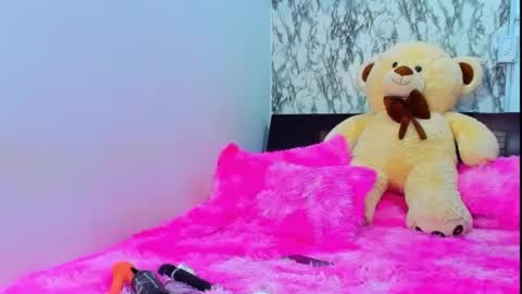 Maia Bronce online show from January 6, 11:42 pm