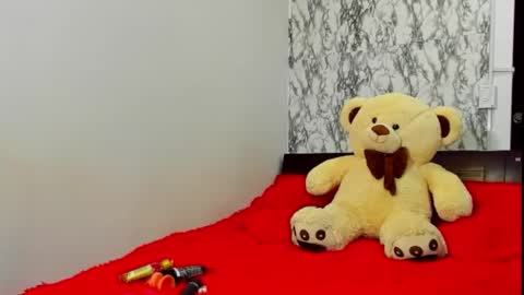 Snapshot of maia_bronce chatting on September 15, 10:06 am Maia Bronce online show from September 15, 10:06 am