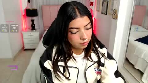 Maia Reficco online show from July 17, 1:57 pm