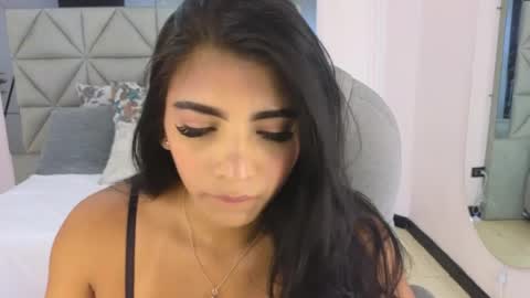 Maiaa Ruiz  online show from April 9, 1:28 pm