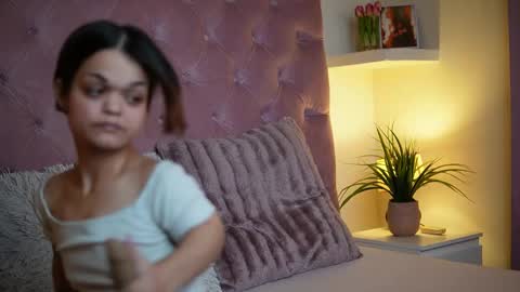 Snapshot of maiamini chatting on September 19, 6:44 pm Maia online show from September 19, 6:44 pm