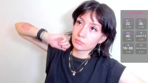 maibys online show from December 14, 3:57 am