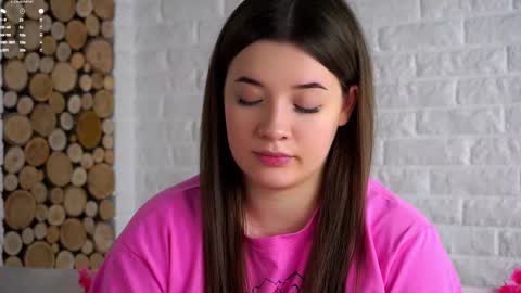 Lucy online show from February 14, 3:42 am