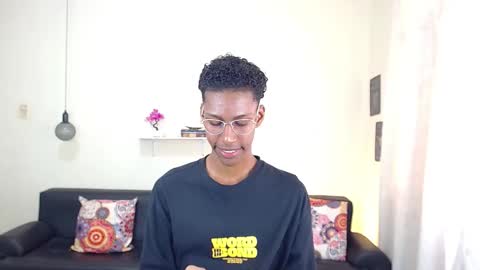 Snapshot of maiki18 chatting on February 1, 2:02 pm I am Maik online show from February 1, 2:02 pm