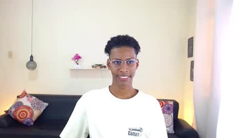 Snapshot of maiki18 chatting on February 18, 7:41 pm I am Maik online show from February 18, 7:41 pm